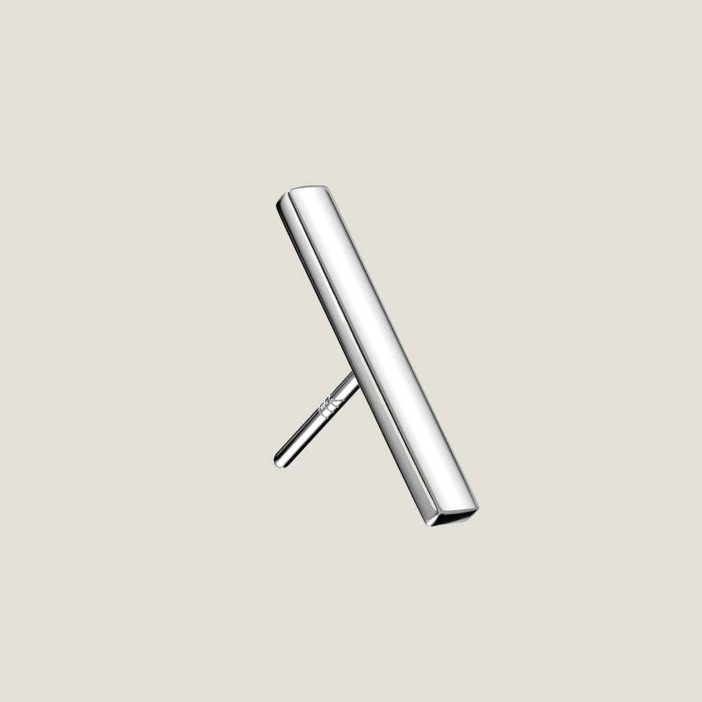 14K Gold Threadless Push In Bar