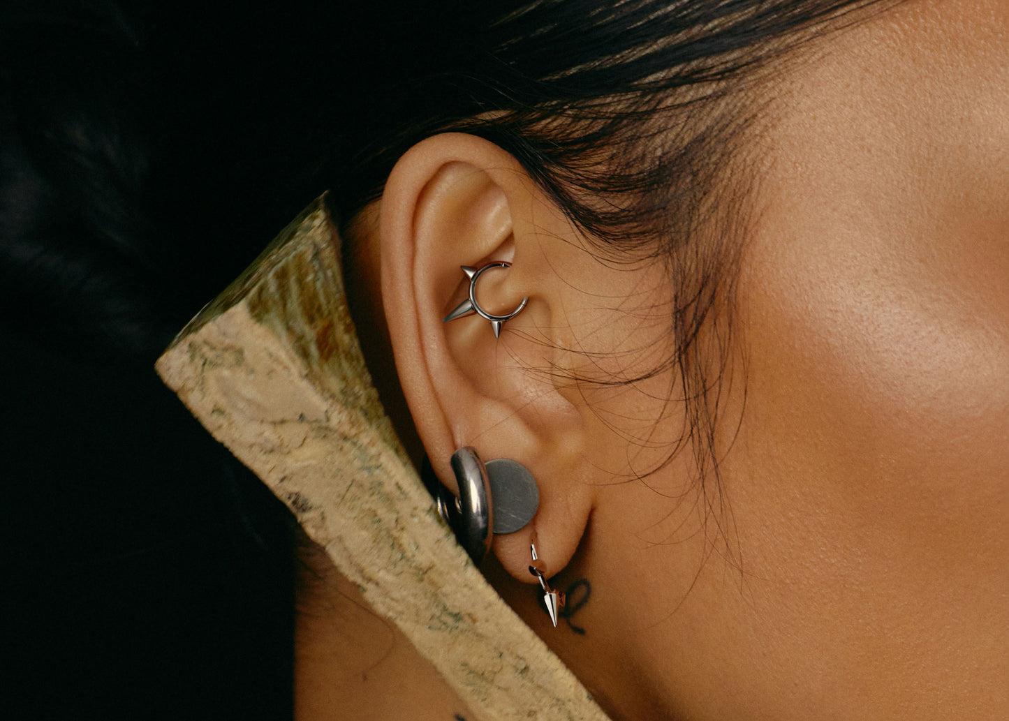 Spiked Hinged Clicker — 8mm